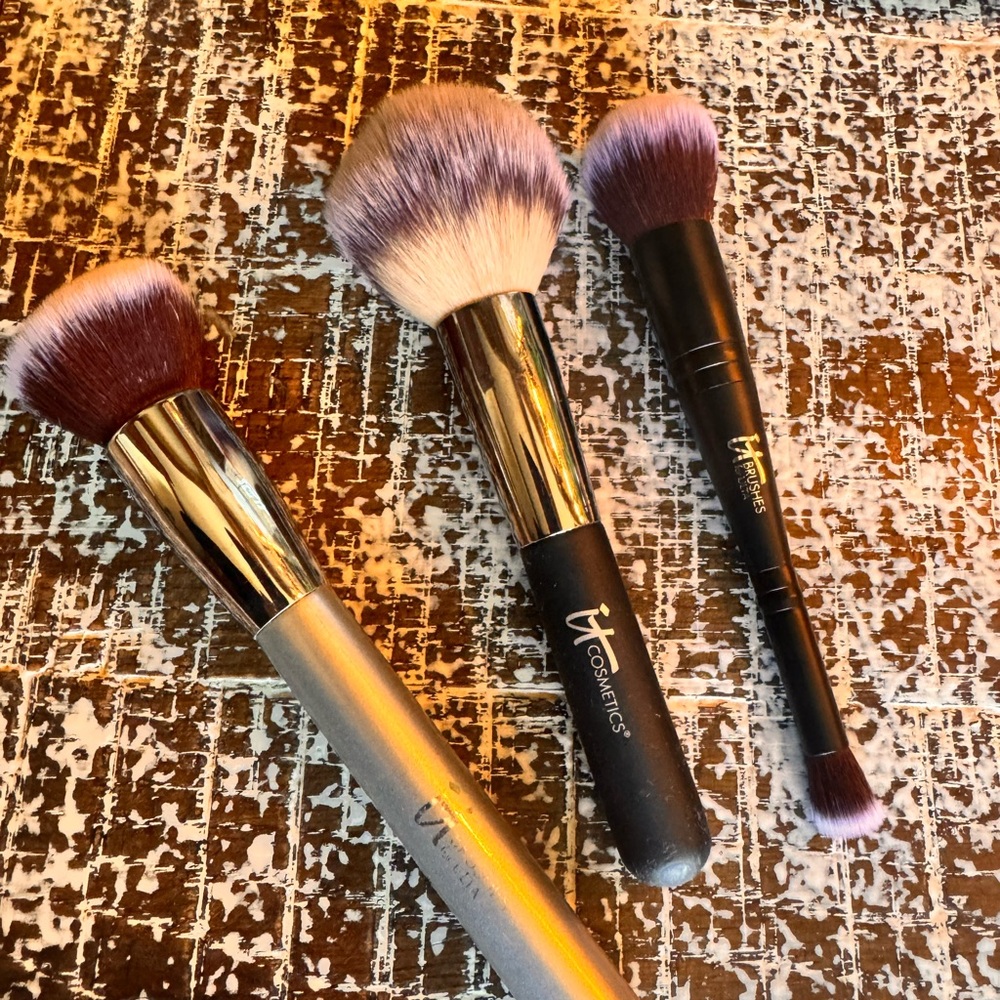 IT COSMETICS BRUSHES